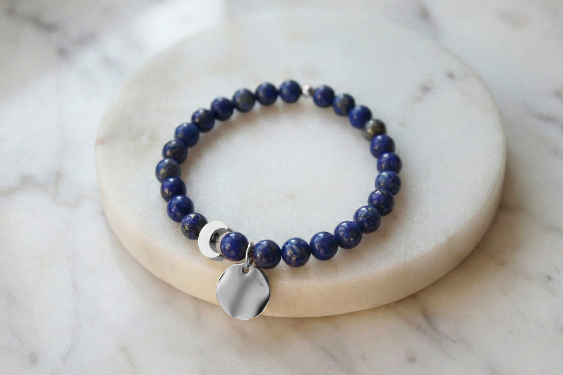 Bransoletka z księżycem i zawieszką - małe kamienie